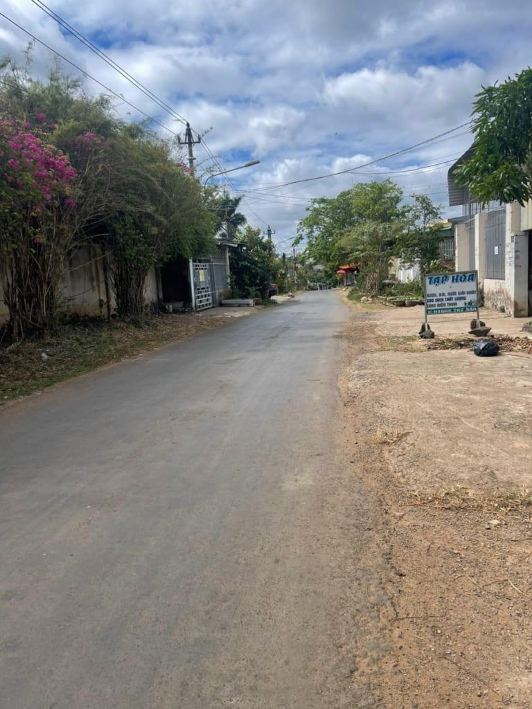 ĐẤT PHỐ ĐƯỜNG NHỰA